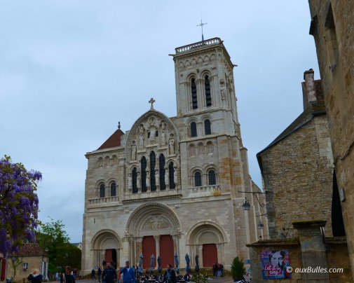 La basilique Sainte-Marie Madeleine est le point de départ du chemin de Compostelle par la voie de Vézelay