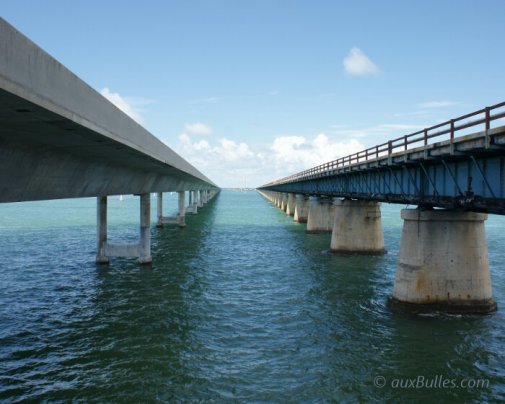 L'ancien et le nouveau pont Seven Mile Bridge se côtoient en souvenir du passé !