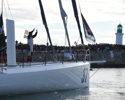 Ambiance sur le chenal menant les skippers au départ de l'édition 2016 du Vendée Globle