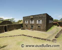 Vue panoramique sur la cour int�rieure du Fort Napol�on