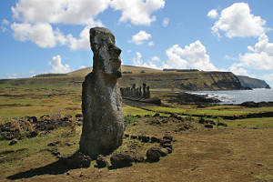 L'ile de Pâques avec ces statues impressionnantes et mystérieuses: les Moaïs ! L'ile de Pâques avec ces statues impressionnantes et mystérieuses: les Moaïs !