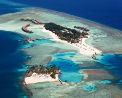 L'île de Veligandu (Vue aérienne du «  Veligandu Island Resort & Spa »)