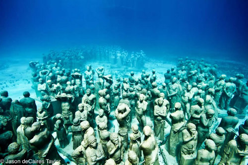 'The silent evolution' une oeuvre de Jason deCaires Taylor 'The silent evolution' une oeuvre de Jason deCaires Taylor