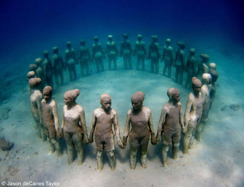 'Vicissitudes' une oeuvre de Jason deCaires Taylor