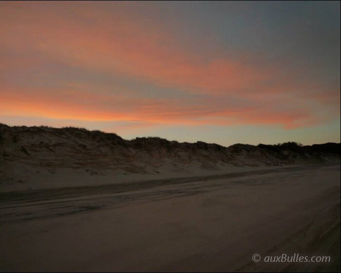 Des kilomètres de dunes s'étirent sur l'ile de Fraser