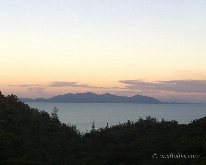 Un couché de soleil sur la mer de Corail depuis les hauteurs de Magnetic Island !