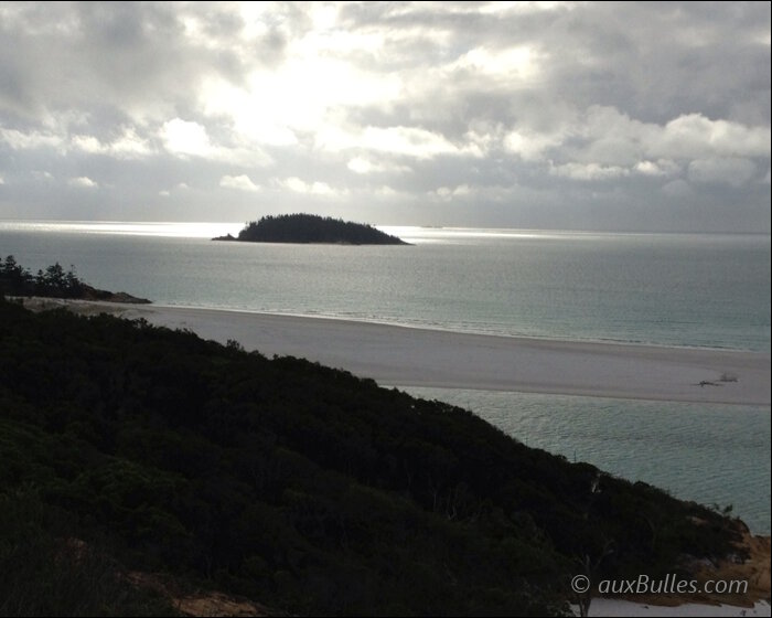 L'archipel des Whitsundays se compose de 74 iles situées au coeur de la Grande Barrière de Corail