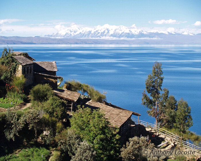 Un exemple de coopération dans la gestion des ressources en eau du lac Titicaca à la frontière de la Bolivie et du Pérou Un exemple de coopération dans la gestion des ressources en eau du lac Titicaca à la frontière de la Bolivie et du Pérou
