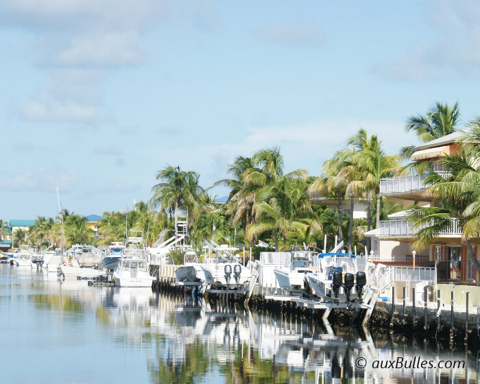 Les villas à Key Largo bordent les canaux et disposent ainsi d'un accès direct à la mer en bateau