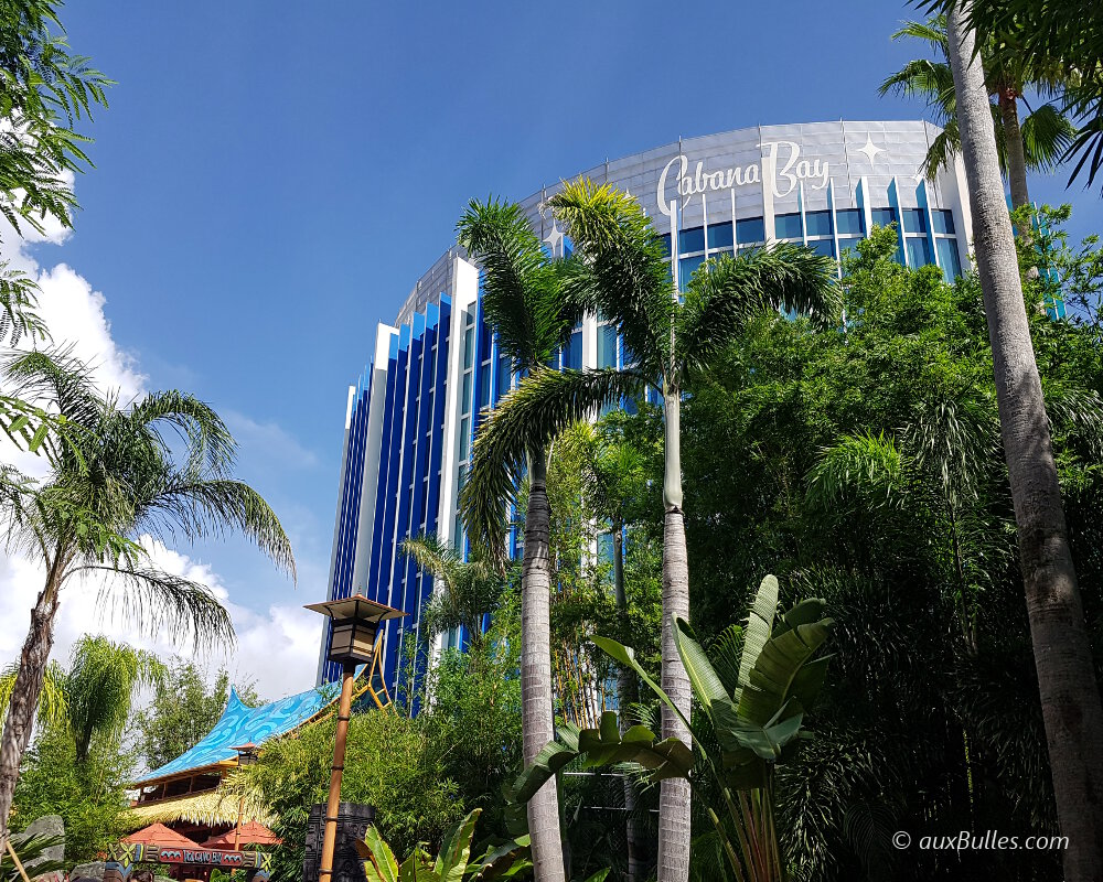 L'hôtel Cabana Bay se situe au pied du parc aquatique de Volcano Bay L'hôtel Cabana Bay se situe au pied du parc aquatique de Volcano Bay