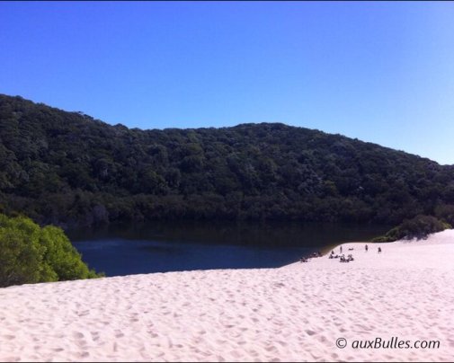 Un des nombreux lacs sur l'île de Fraser, pas de crocodiles à craindre !