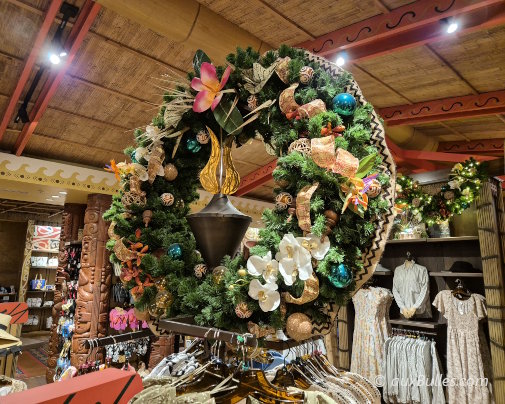 Les décorations de Noël dans le hall du Disney's Polynesian Village Resort Les décorations de Noël dans le hall du Disney's Polynesian Village Resort