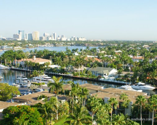 La ville de Fort Lauderdale est sillonnée de canaux bordés par de luxueuses villas avec leurs yachts amarrés