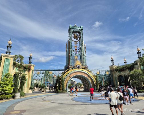L'entrée du parc à thème d'Universal Epic Universe