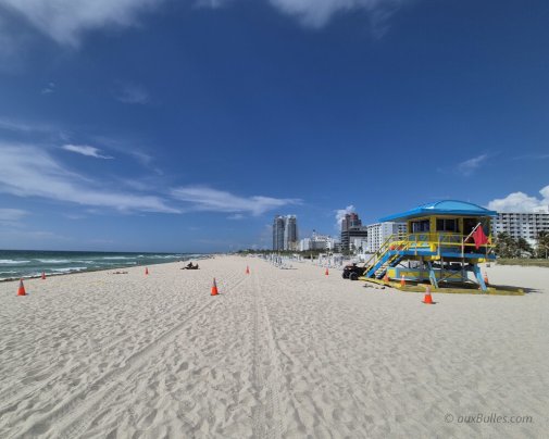 L'immense plage de sable blanc de South Beach