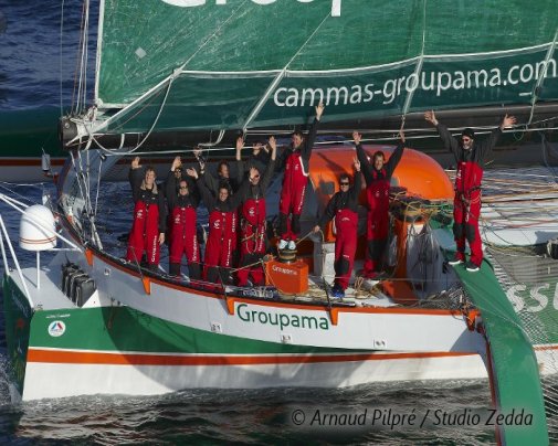 Arrivée de Groupama 3 et son équipage au bord de Brest