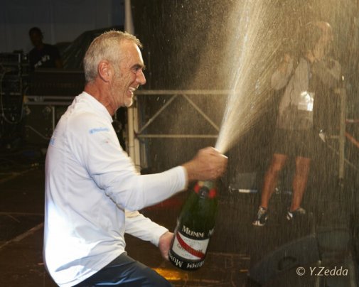 Loïck Peyron remporte la 10ème édition de la Route du Rhum en 7 jours, 15 heures 8 minutes et 32 secondes
