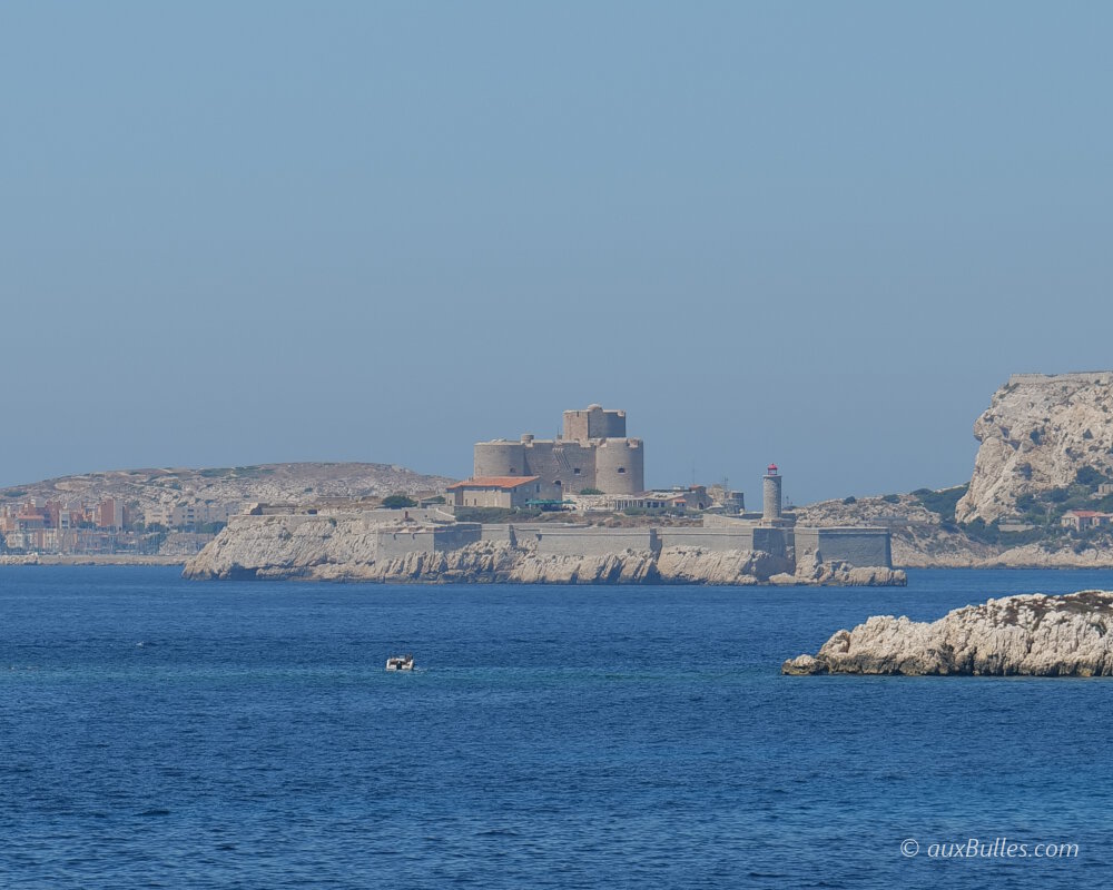 L'île d'If (Mer Méditerranée) L'île d'If (Mer Méditerranée)