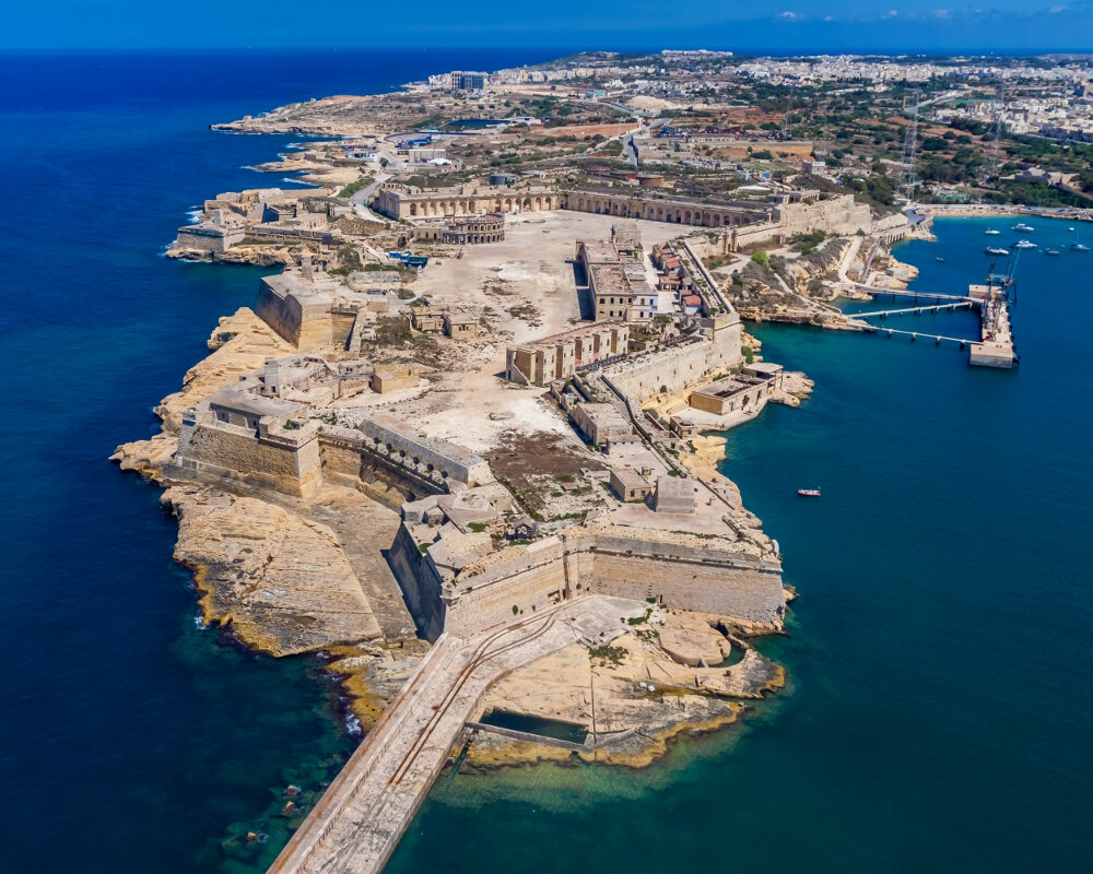 Le fort Ricasoli à Kalkara sur l'île de Malte (Mer Méditerranée) Le fort Ricasoli à Kalkara sur l'île de Malte (Mer Méditerranée)