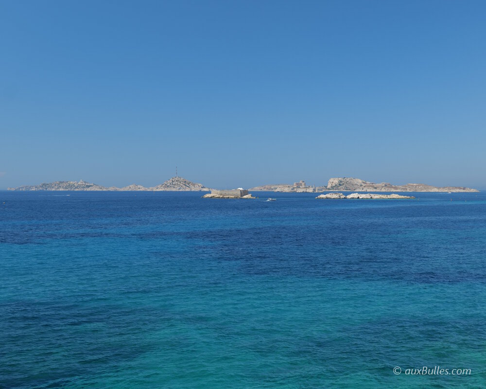 Les îles du Frioul (Mer Méditerranée) Les îles du Frioul (Mer Méditerranée)