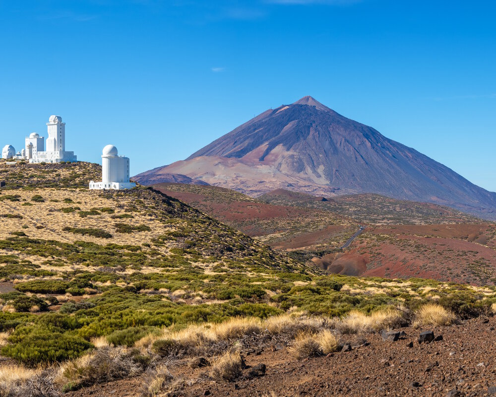 Le mont Teide et l'observatoire d'Izana sur l'île de Tenerife