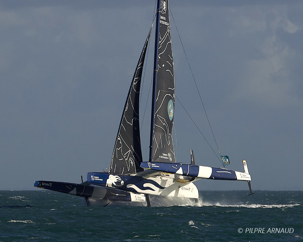 Charles Caudrelier sur « Maxi Edmond de Rothschild »