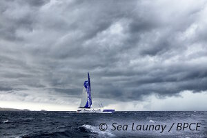Le maxi trimaran Banque Populaire VII explose le record de la traversée de la Méditerranée détenu par Thomas Coville ! Le maxi trimaran Banque Populaire VII explose le record de la traversée de la Méditerranée détenu par Thomas Coville !