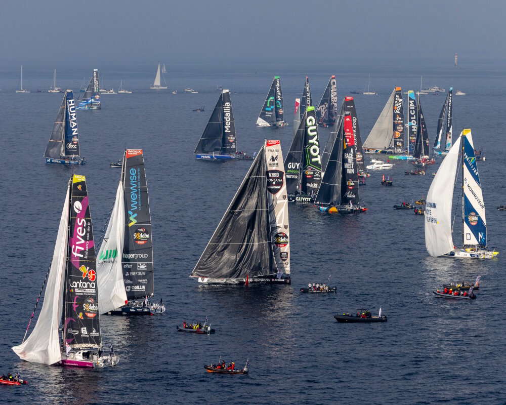 Le départ de la flotte du Vendée Globe 2024 Le départ de la flotte du Vendée Globe 2024