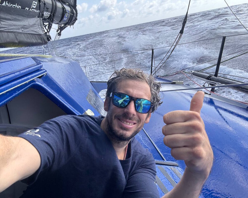Le skipper Charlie Dalin en pleine mer le 05 janvier 2025 Le skipper Charlie Dalin en pleine mer le 05 janvier 2025