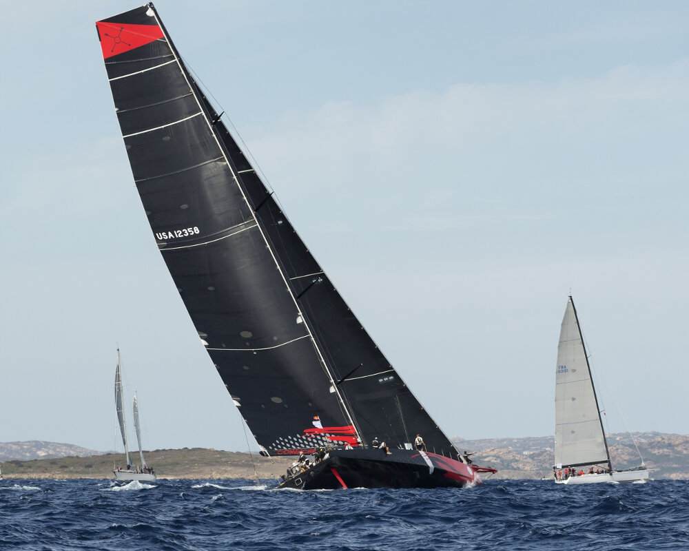 Le monocoque de 100 pieds Comanche Le monocoque de 100 pieds Comanche